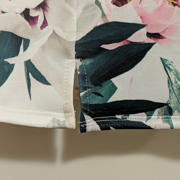 NWOT Floral Pencil Skirt - Picture 5 of 5